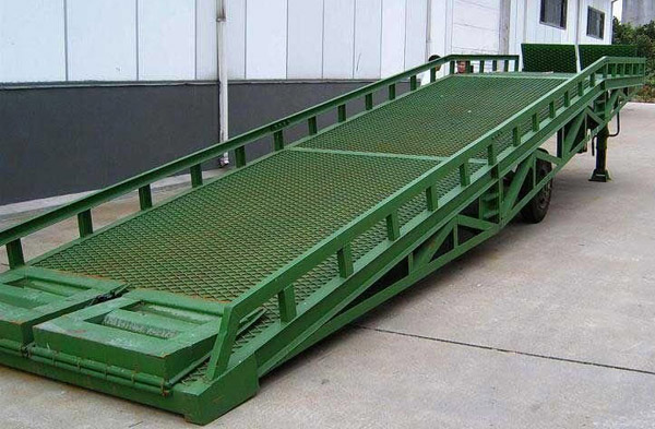 移動式登車橋 移動式登車橋